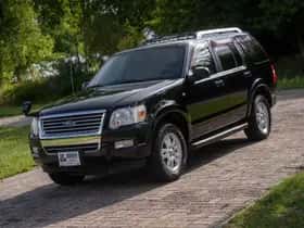 Ford Explorer (2010) thumbnail 9
