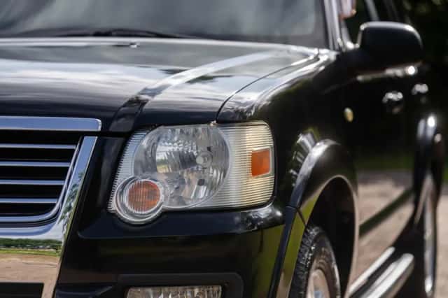 Ford Explorer (2010) thumbnail 10