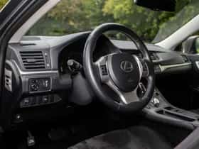 Lexus CT (2012) thumbnail 12