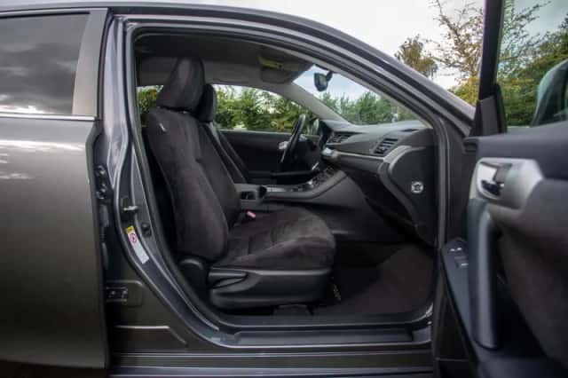 Lexus CT (2012) thumbnail 14