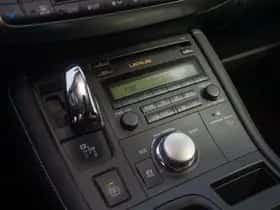 Lexus CT (2012) thumbnail 17