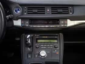 Lexus CT (2012) thumbnail 18