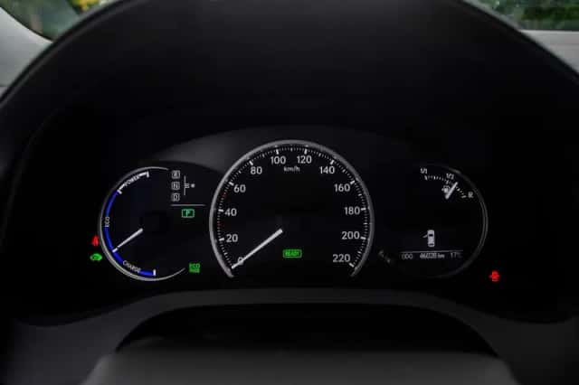 Lexus CT (2012) thumbnail 19