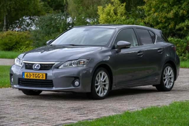 Lexus CT (2012) thumbnail 3