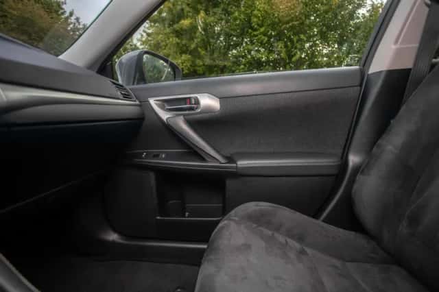 Lexus CT (2012) thumbnail 21