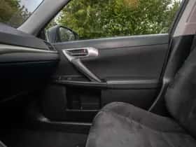 Lexus CT (2012) thumbnail 21