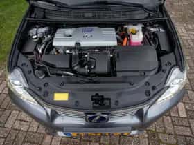 Lexus CT (2012) thumbnail 23