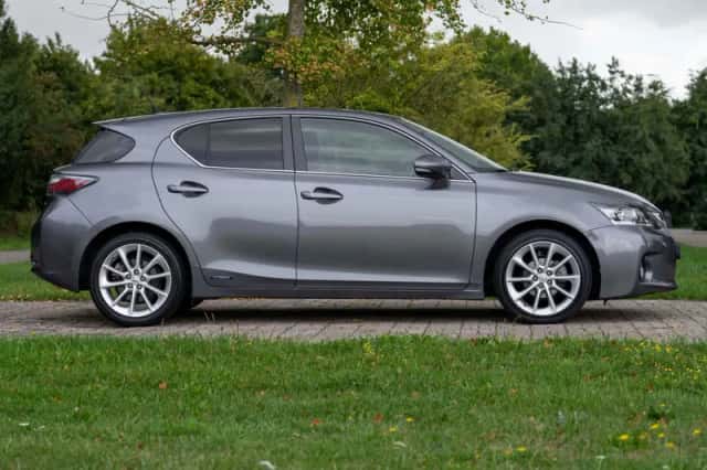 Lexus CT (2012) thumbnail 6