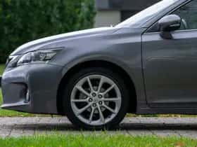 Lexus CT (2012) thumbnail 7