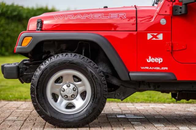 Jeep Wrangler (2004) thumbnail 11