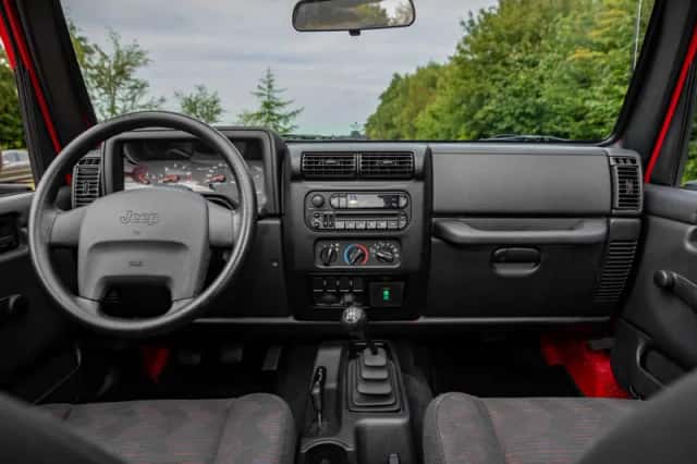 Jeep Wrangler (2004) thumbnail 24