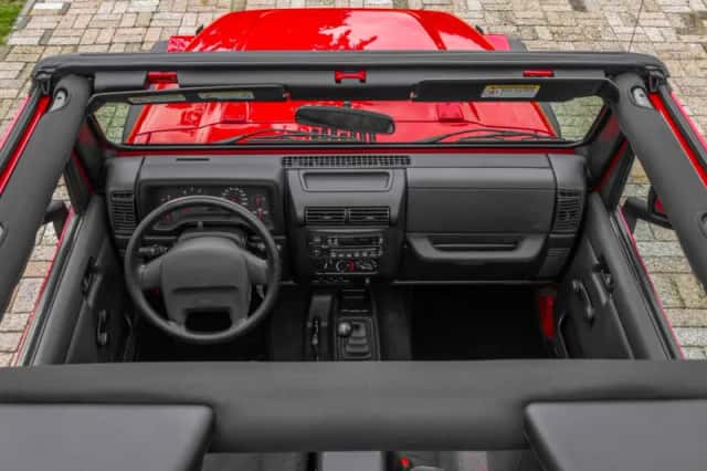 Jeep Wrangler (2004) thumbnail 25