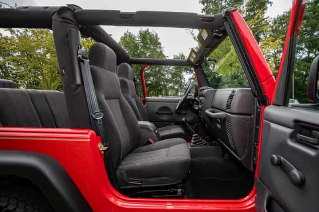 Jeep Wrangler (2004) thumbnail 29