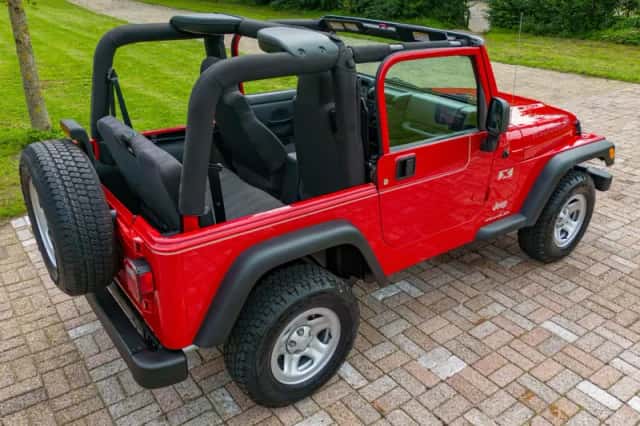 Jeep Wrangler (2004) thumbnail 9