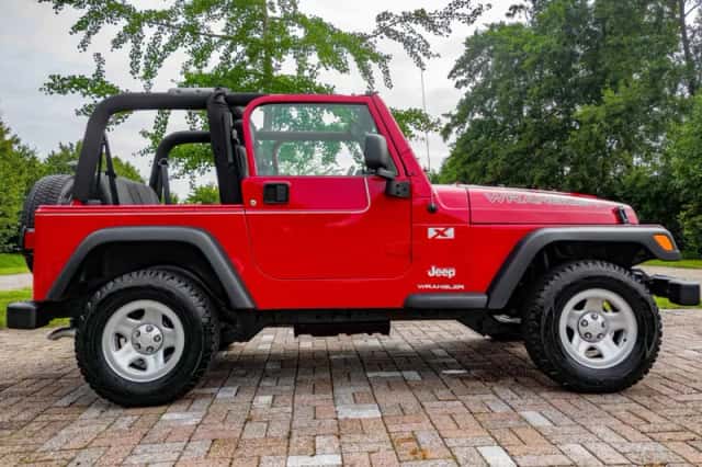 Jeep Wrangler (2004) thumbnail 10
