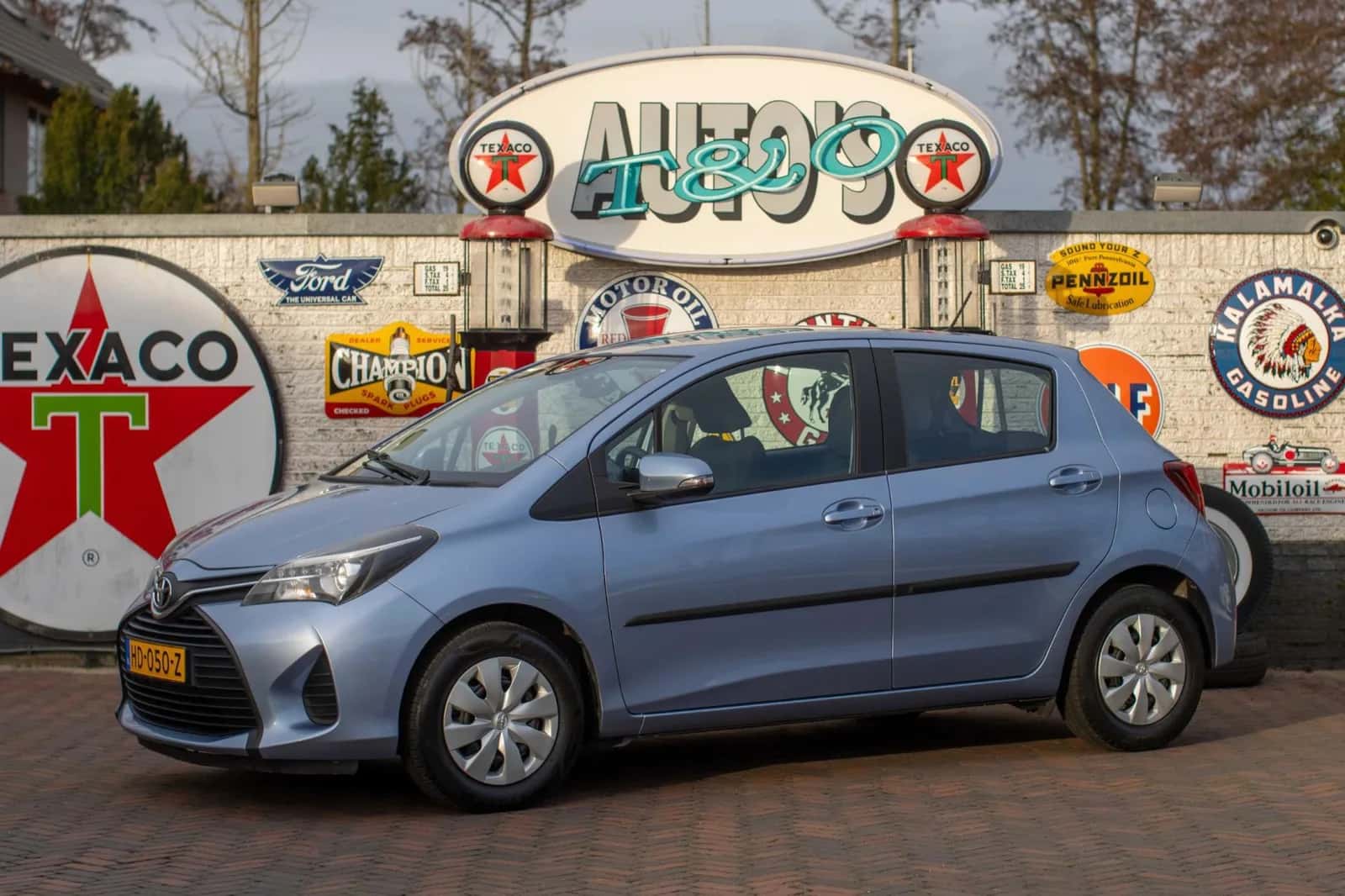 Toyota Yaris (2015) — foto 1