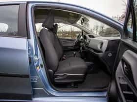Toyota Yaris (2015) thumbnail 14