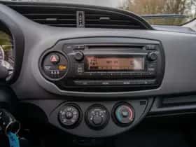 Toyota Yaris (2015) thumbnail 17