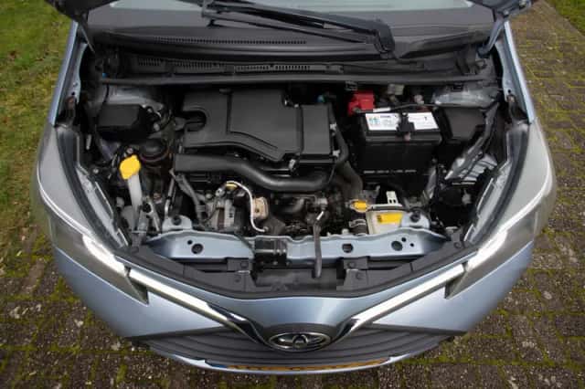 Toyota Yaris (2015) thumbnail 21
