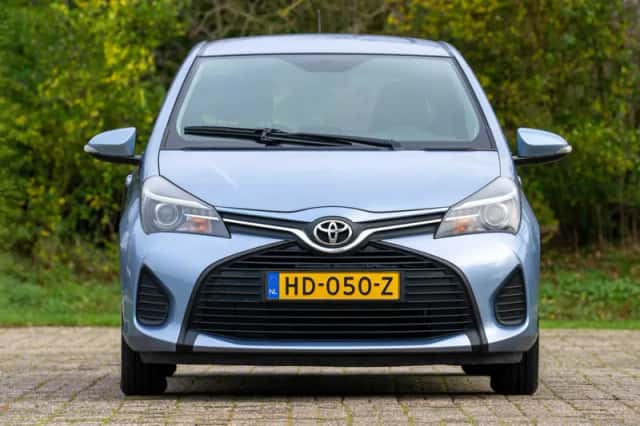 Toyota Yaris (2015) thumbnail 7