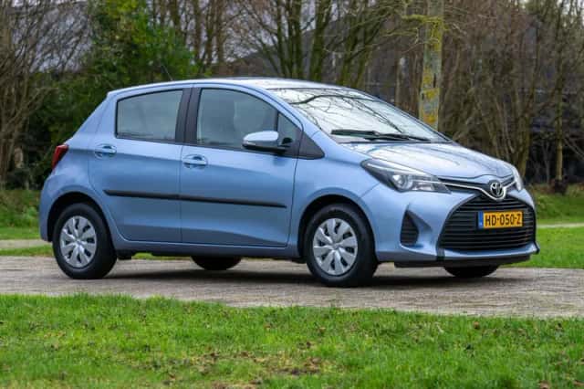 Toyota Yaris (2015) thumbnail 8