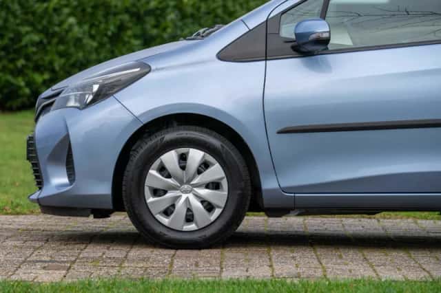 Toyota Yaris (2015) thumbnail 10