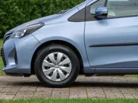 Toyota Yaris (2015) thumbnail 10