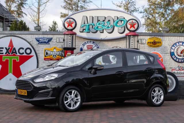 Ford Fiesta (2015) thumbnail 1