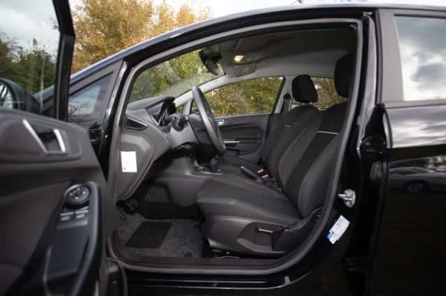 Ford Fiesta (2015) thumbnail 12