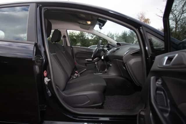 Ford Fiesta (2015) thumbnail 13