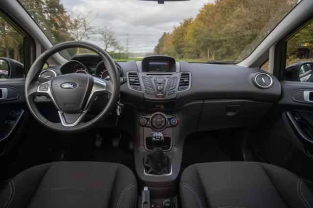 Ford Fiesta (2015) thumbnail 15