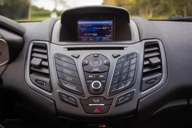 Ford Fiesta (2015) thumbnail 17