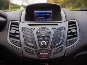 Ford Fiesta (2015) thumbnail 17