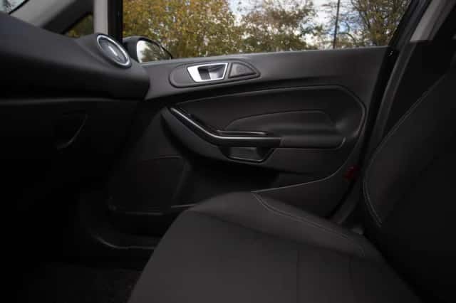 Ford Fiesta (2015) thumbnail 20