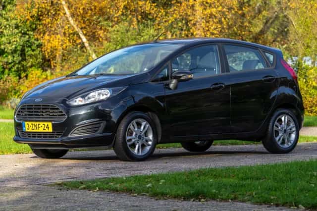 Ford Fiesta (2015) thumbnail 3