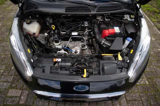 Ford Fiesta (2015) thumbnail 23
