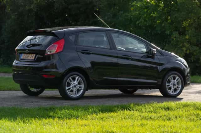 Ford Fiesta (2015) thumbnail 4