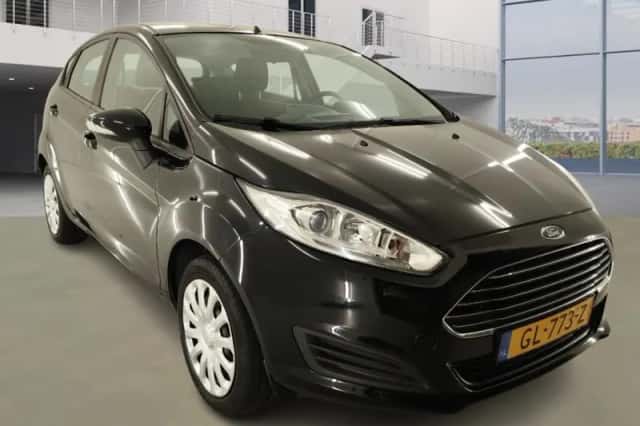 Ford Fiesta (2015) thumbnail 2