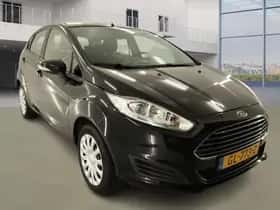 Ford Fiesta (2015) thumbnail 2