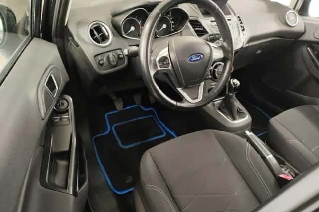 Ford Fiesta (2015) thumbnail 5