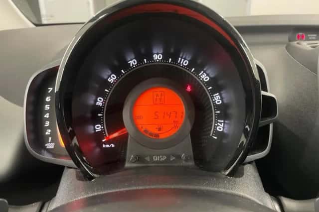 Toyota Aygo (2019) thumbnail 13