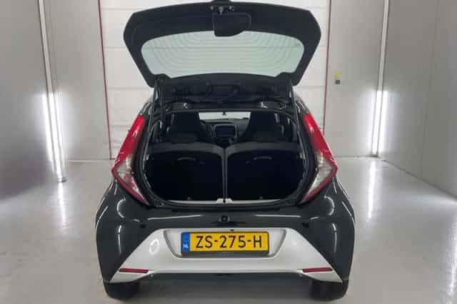 Toyota Aygo (2019) thumbnail 17