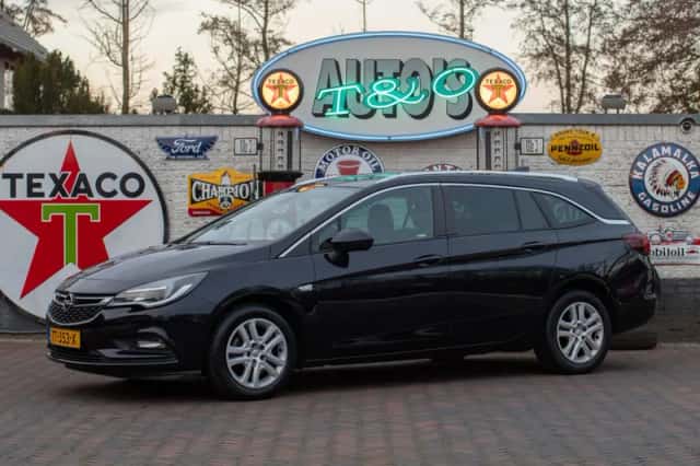 Opel Astra Sports Tourer (2018) thumbnail 1