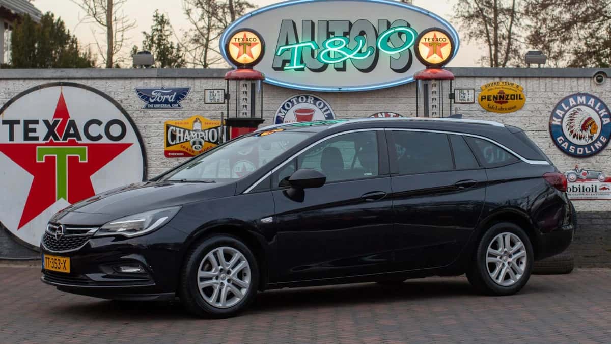 Opel Astra Sports Tourer (2018) — foto 1