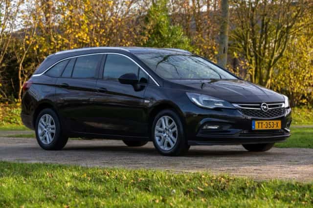 Opel Astra Sports Tourer (2018) thumbnail 2