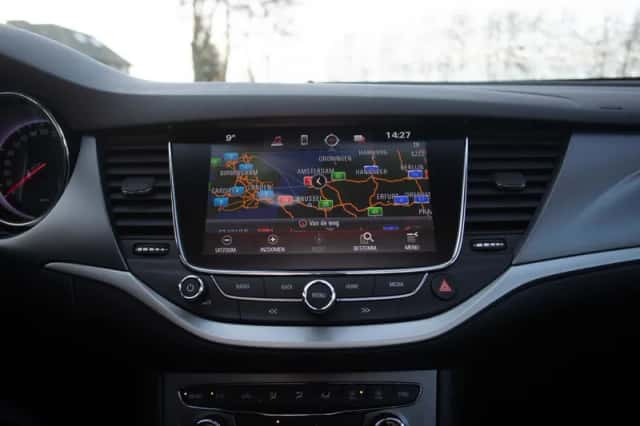 Opel Astra Sports Tourer (2018) thumbnail 18