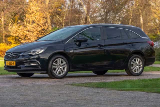 Opel Astra Sports Tourer (2018) thumbnail 3