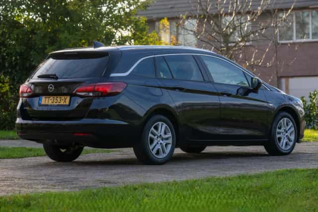 Opel Astra Sports Tourer (2018) thumbnail 4