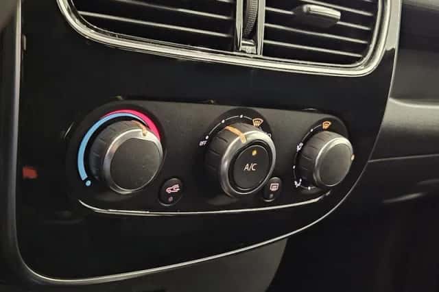 Renault Clio (2018) thumbnail 12