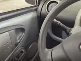 Toyota Aygo (2011) thumbnail 13
